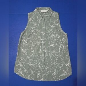 Floral Sleeveless Button-Up Top